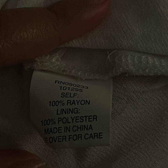 White top with brown flowers and tie in front size L from Pacsun completely new. - Picture 9 of 9